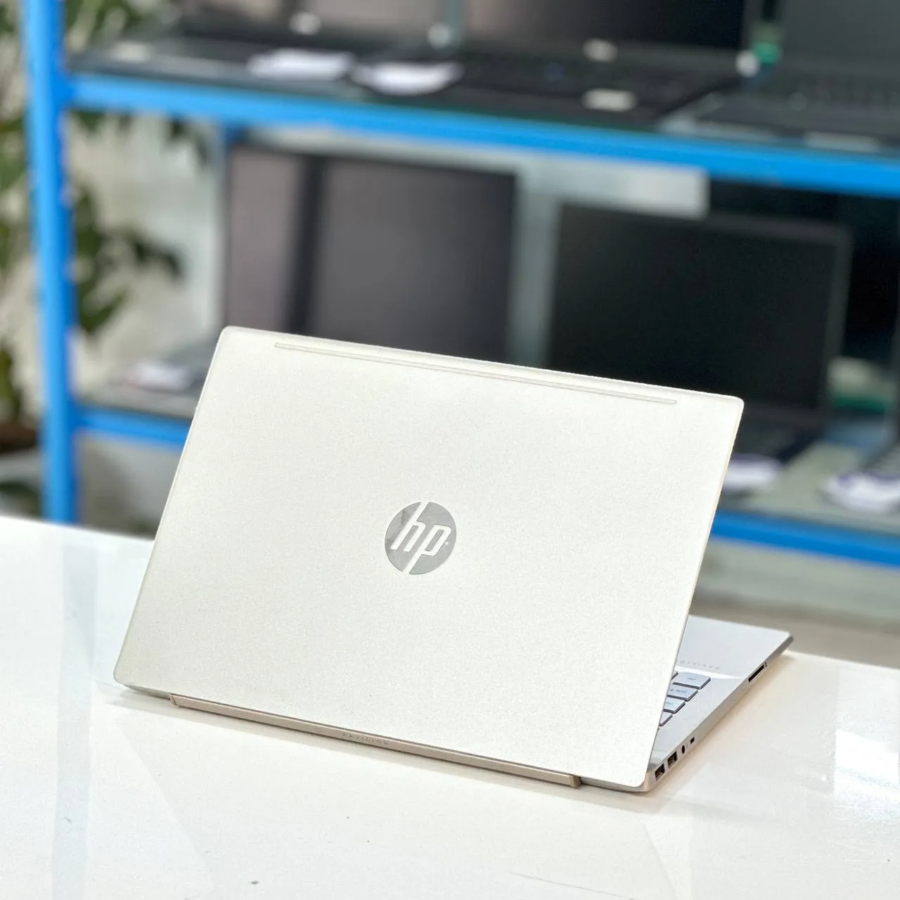 Laptop Hp pavilion 14-ce3xxx i5-1035G1 / ram 8gb / ssd 256gb / fhd